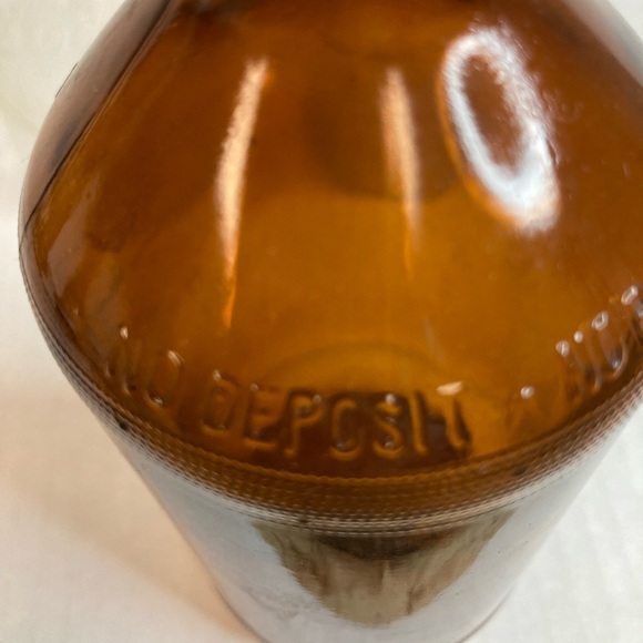 Vintage Glass Coca-Cola bottles with a beer bottle - Picture 5 of 12